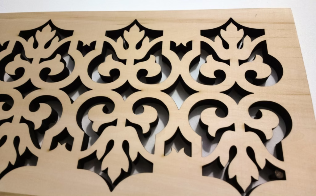 panou decorativ lemn tei