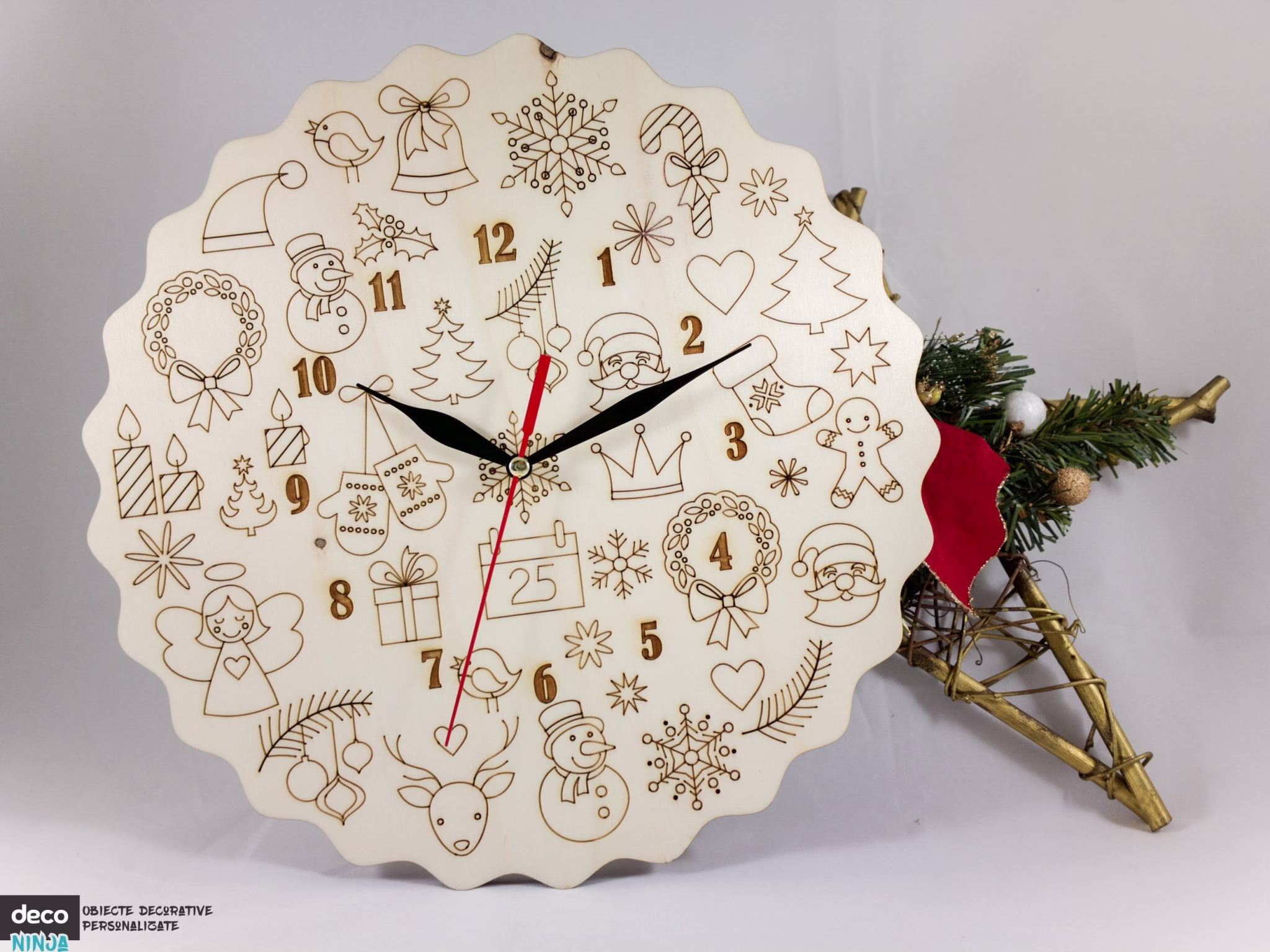 Ceas cu motive traditionale de Craciun